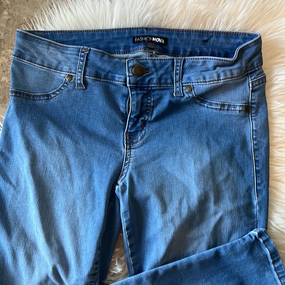 Fashion Nova Flex Game Strong Low Rise Skinny Jeans- Light Blue Wash - Size 9 - Picture 8 of 8